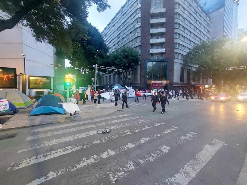 Protestan contra la reforma judicial frente al Senado en CDMX