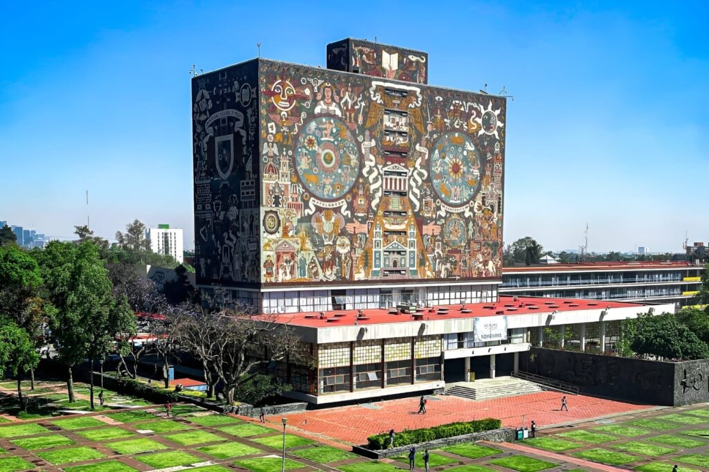 CELEBRA LA UNAM 114 AÑOS DE HISTORIA Y EXCELENCIA