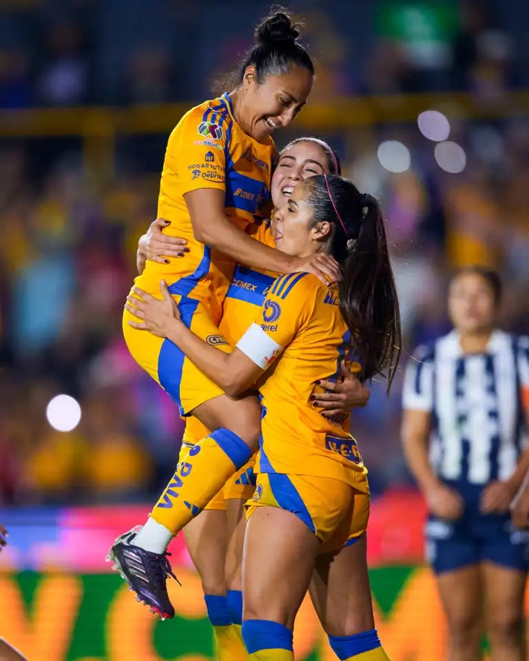 TIGRES FEMENIL DA UN PASO FIRME HACIA EL TÍTULO EN EL CLÁSICO REGIO