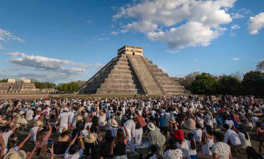 Más de 15 mil personas celebran el Equinoccio de Primavera en Chichén Itzá