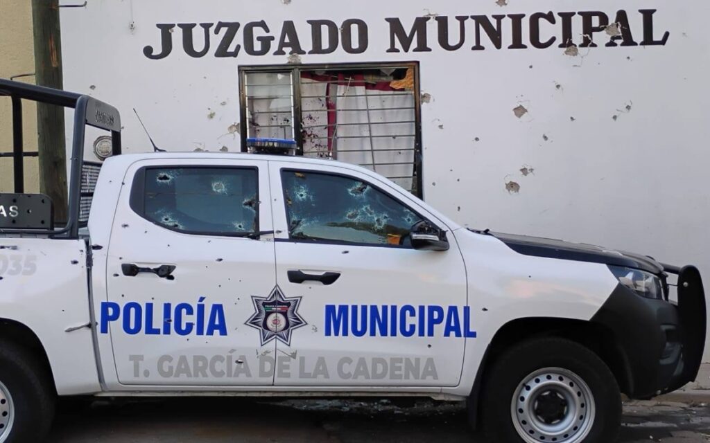 Ataque armado contra comandancia policial y juzgados deja un fallecido en Zacatecas