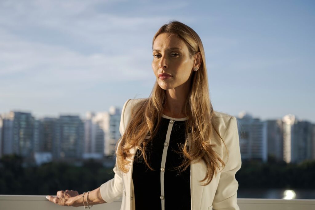 Administración Trump supera 600,000 expulsiones y promueve la ‘autodeportación’ con incentivos económicos