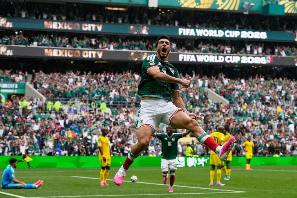 México vence 2-0 a Sudáfrica en el partido inaugural del Mundial 2026 en el Estadio Azteca