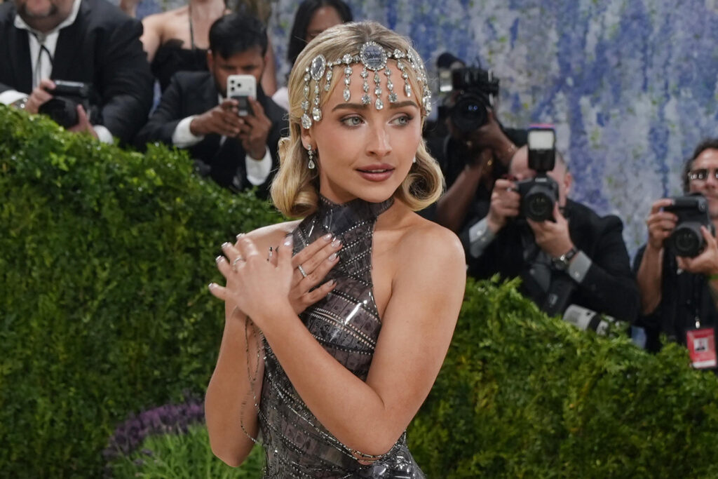 Sabrina Carpenter obtiene orden de alejamiento contra presunto acosador en Los Ángeles