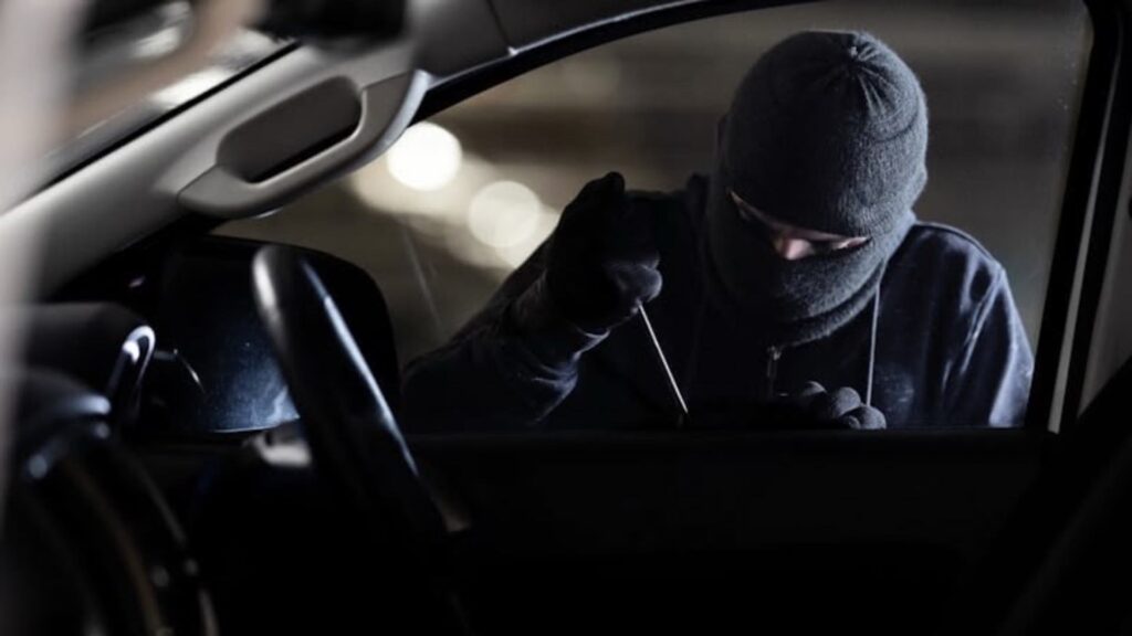 Acusan en Colorado a 11 personas de robar autos para cárteles mexicanos