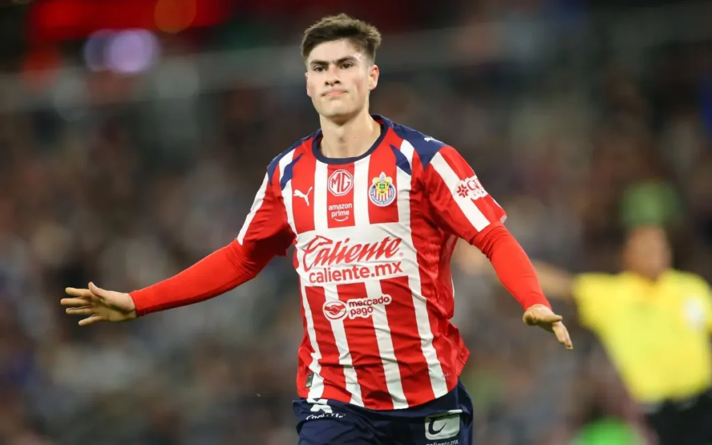 Armando ‘la Hormiga’ González deja a Chivas para unirse al Olympiacos de Grecia
