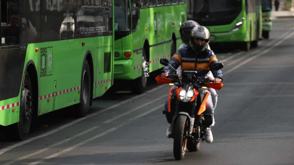 Presenta Morena iniciativa para prohibir transporte de pasajeros en motocicleta en CDMX